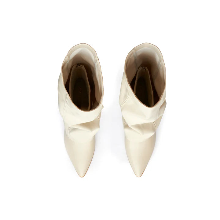 The Korner | Kedi Heel Boots - Beige